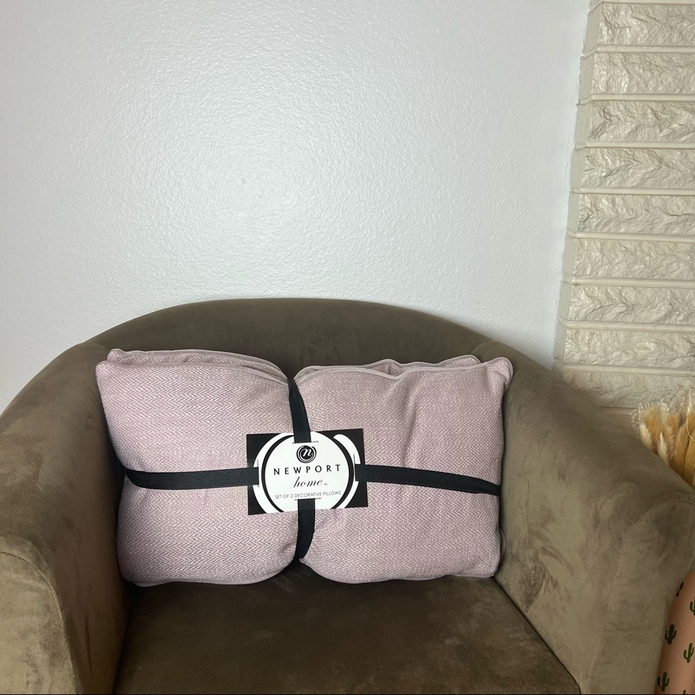 Holiday Gifts 🍁🦃🎄2 pack rectangle duck feather filled throw pillows lavender